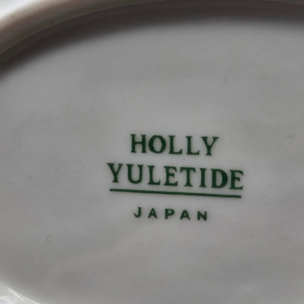 Christmas Holly‎ Fine Porcelain Handled Holiday Basket With Gold Accents Japan
